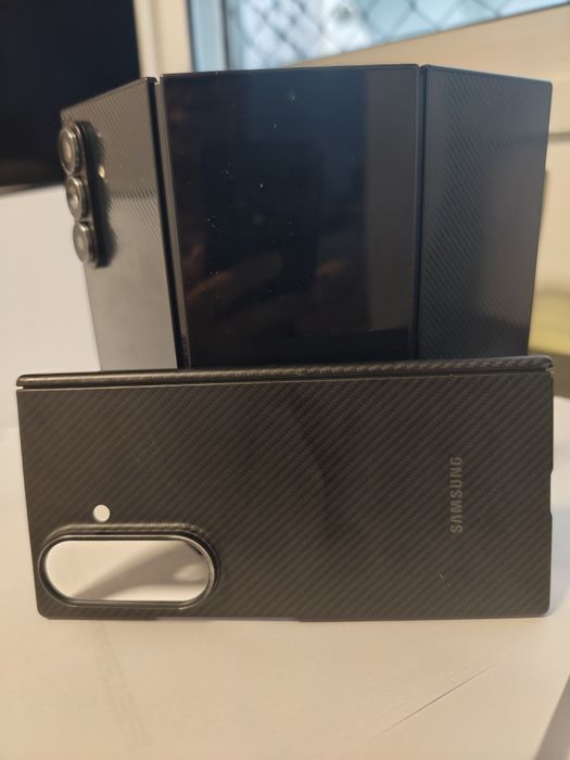 Samsung Galaxy Trifold
