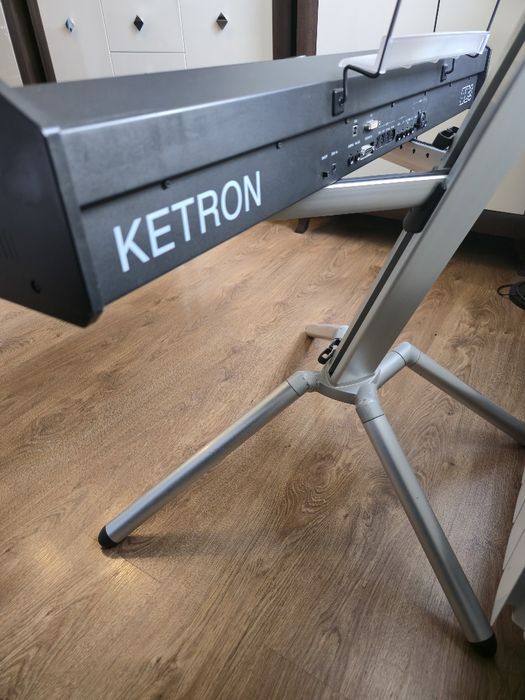 Ketron SD9 keyboard