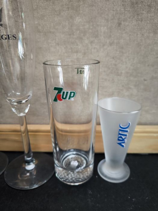 2 Copas Borgues + 1 copo 7up + 1 copo Artic