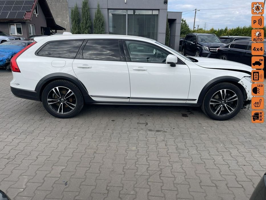 Volvo V90 Cross Country