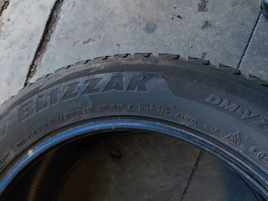 2шт R19 245 55 Bridgestone Blizzak авто шини