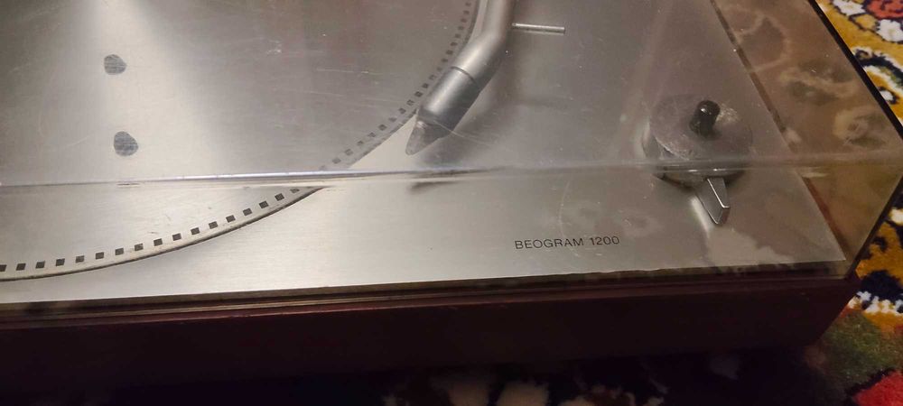 Gira discos beogram 1200