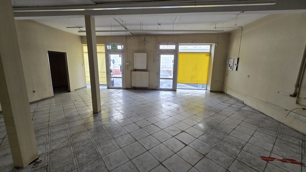 Lokal handlowy w centrum Śmigla przy rynku, ul. Jagiellońska. Parter,