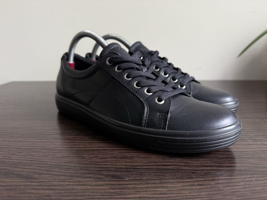Кеди ECCO SOFT CLASSIC STRATUS BLACK 85762352440 Розмір 40 на 25.5 см Шкіра