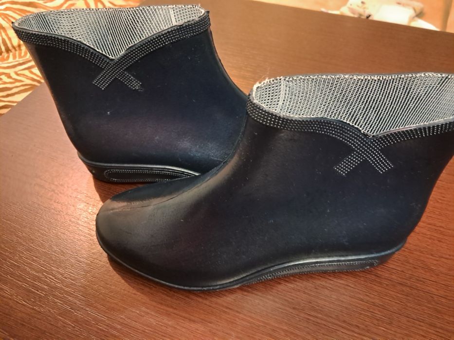 Резиновые полусапожки, по стельке 24