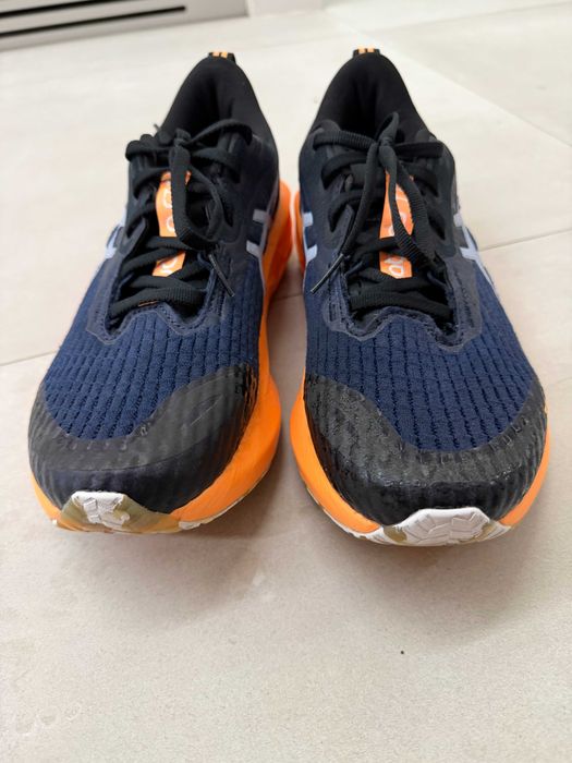 Кросівки бігові Asics NOVABLAST 5 LITE-SHOW 42 (26.5 см)