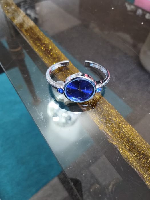 Zegarek damski niebieski Avon