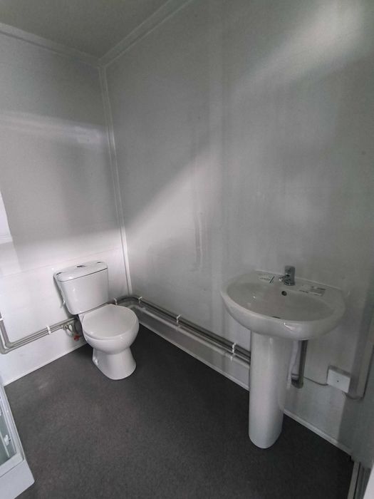 Pawilon / Kontener sanitarny WC z prysznicem / Łazienka