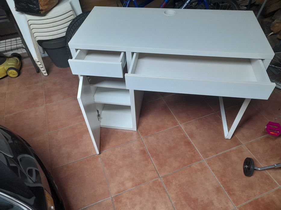 Mesa secretária