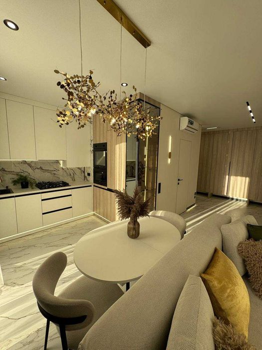 Продаж 2 кім, ЖК Долішній з Патіо!