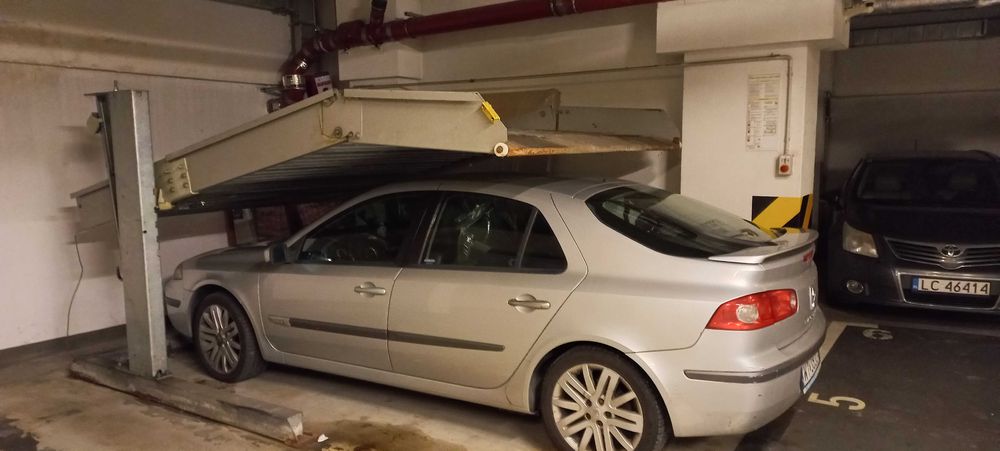 Podnośnik parkingowy samochodowy