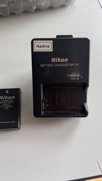 Зарядне Nikon MH-24