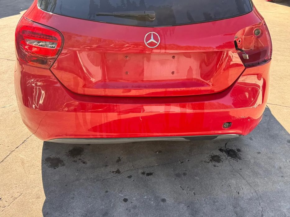 Pára-choques trás MERCEDES-BENZ Classe A (W176)