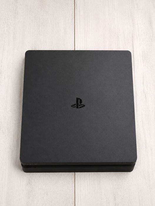 PS4 slim bardzo dobry stan cena do negocjacji