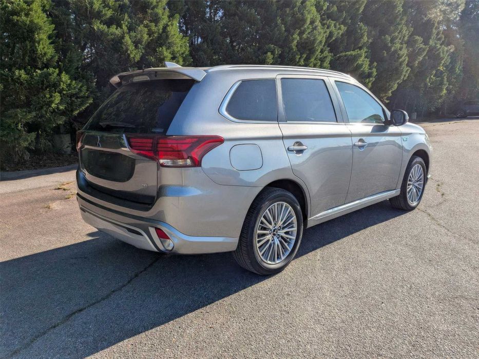 Mitsubishi Outlander Hybrid Plug-in SE      2020