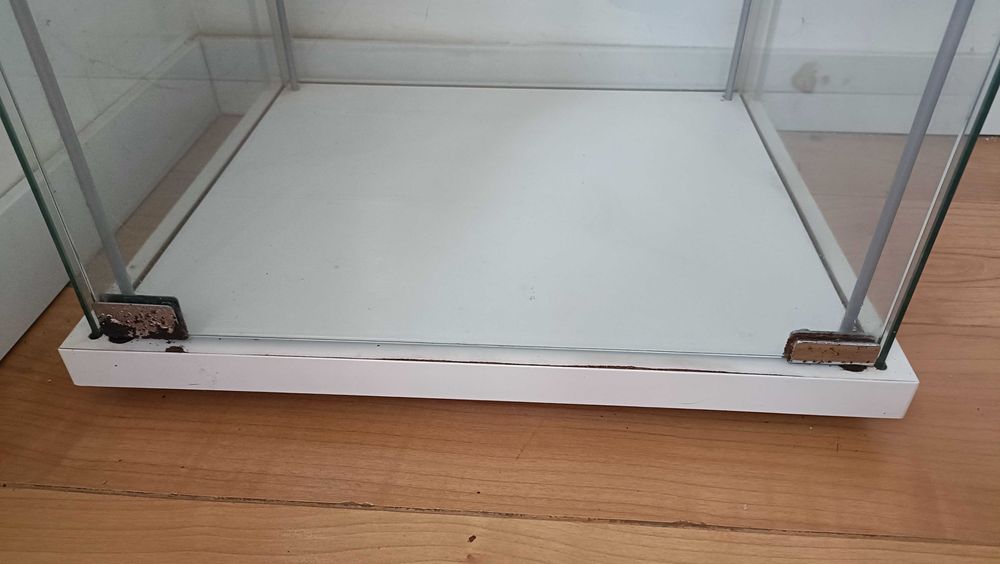 Vitrine 4 prateleiras 40x163 cm