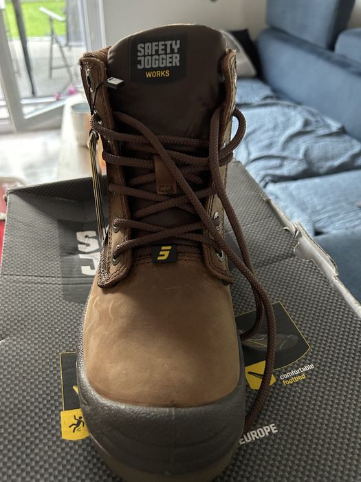 Safety shoes -nowe buty