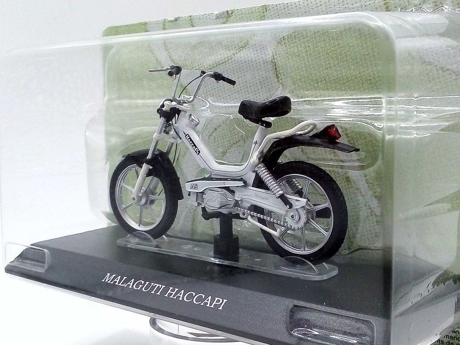 Motorower Malaguti Haccapi - skala 1:18 - Leo Models