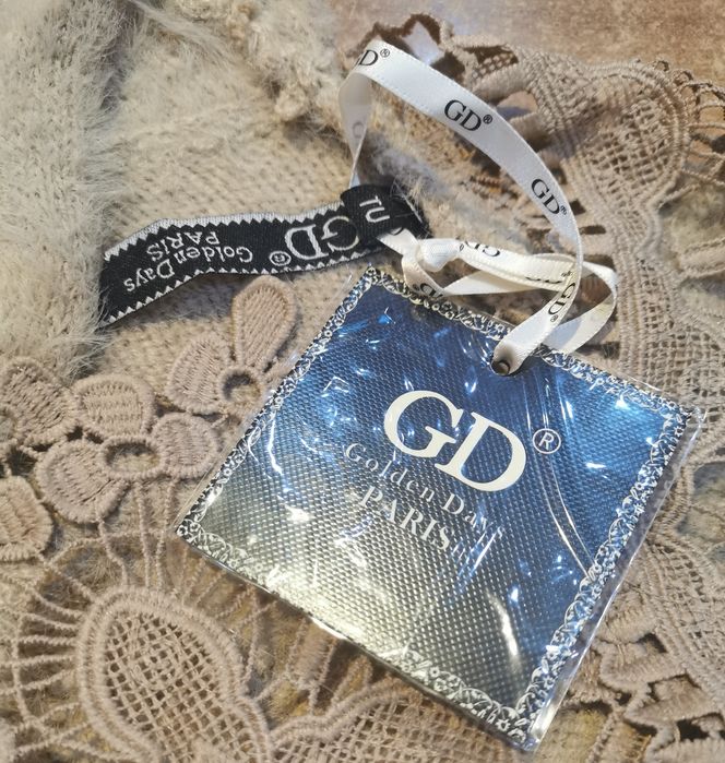 Sweterek sweter koronka alpaka Golden Days Paris