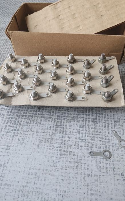 Тиристоры Д235В- 20 шт и КУ202Г-5шт.