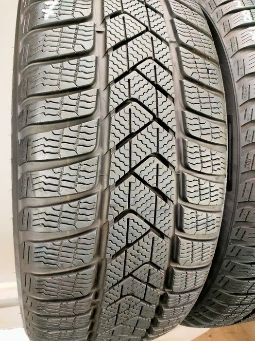 2x225/45R19 Pirelli Winter Sottozero 3  96V * FR Run Flat XL  OO14287