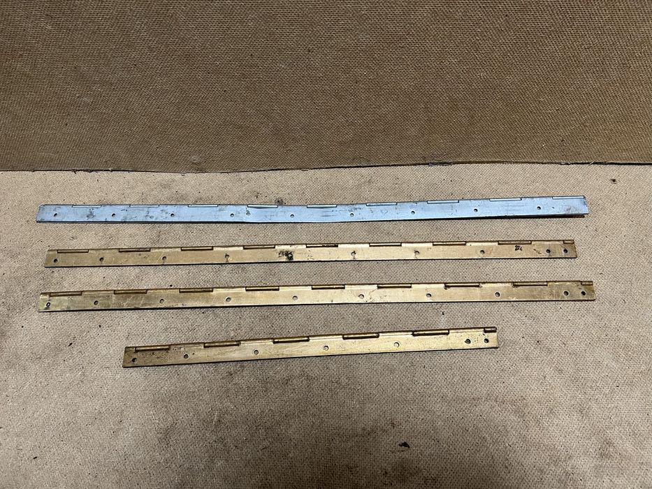 Петли рояльные пианинные