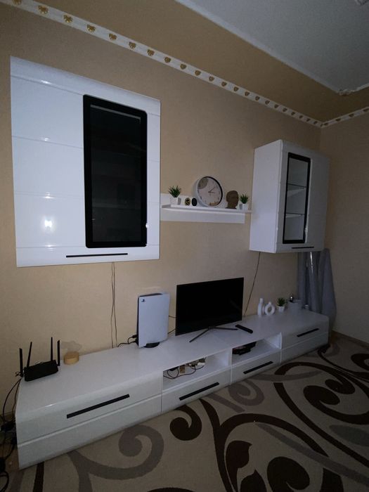 Стінка у вітальню