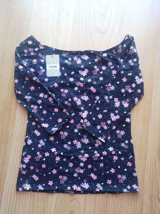 Camisola nova preta com flores,ombros de fora, mangas 3/4,Tezenis, M