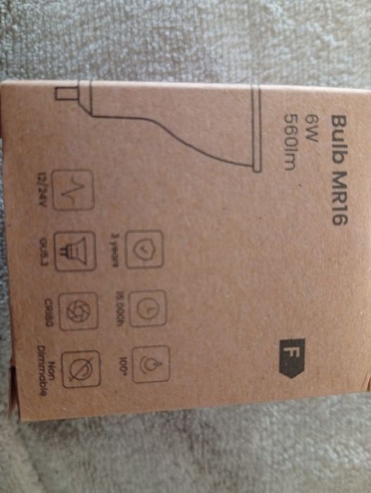 4 lâmpadas LED 12/24V GU5.3 6W 500 lm MR16