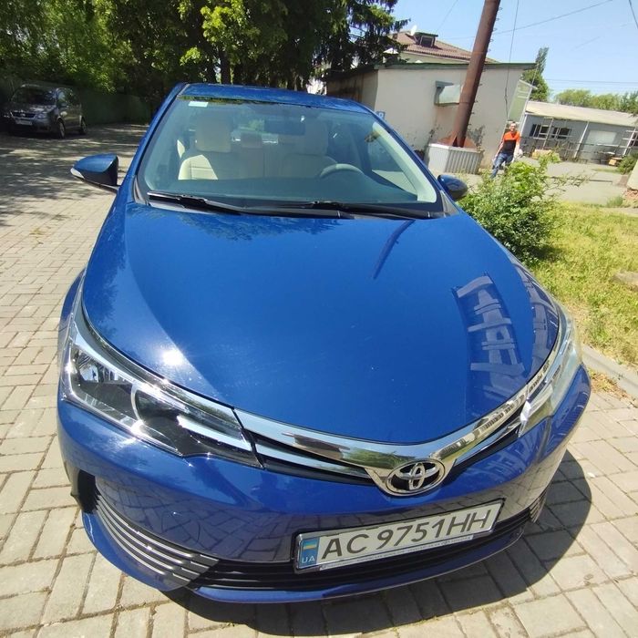 Автомобiль Тойота Корола