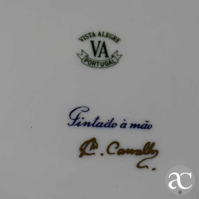 Taça Porcelana Vista Alegre, Pintada à mão pelo artista C. Carvalho
