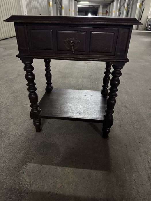 Mesinha de cabeceira