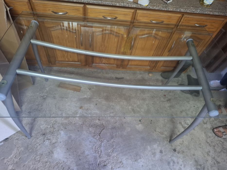 Mesa em vidro para sala/cozinha