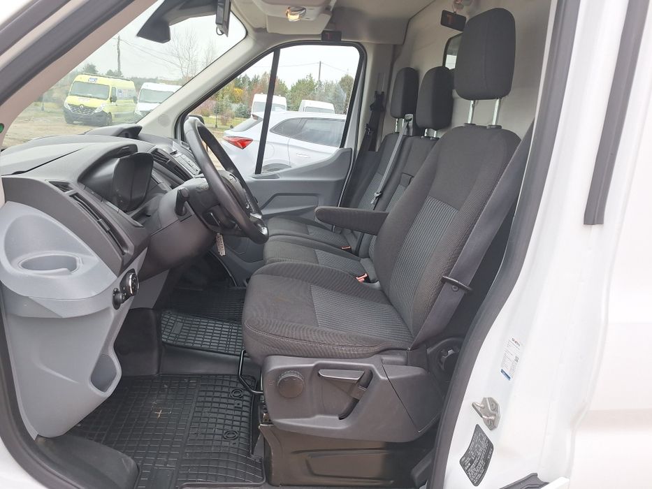 Wynajem busa Ford Transit L2 H2