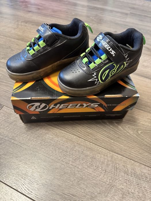 Роликові кросівки Heelys