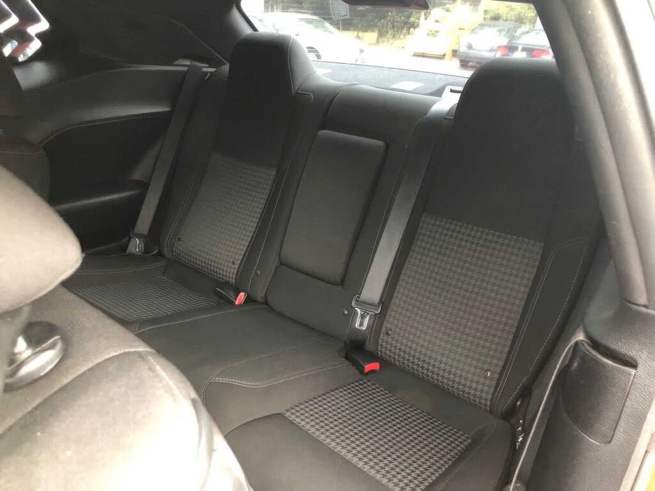 Dodge Challenger      2017