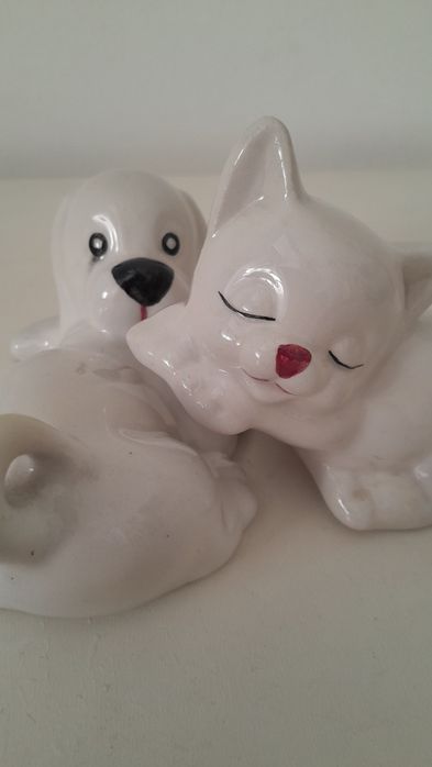 Figuras vintage - cão e gato.