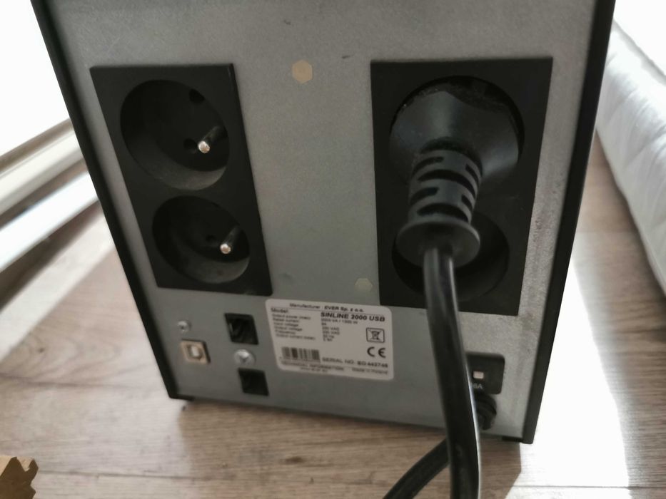 UPS EVER Sinline 2000 USB 2000 VA / 1300W Czysty SINUS