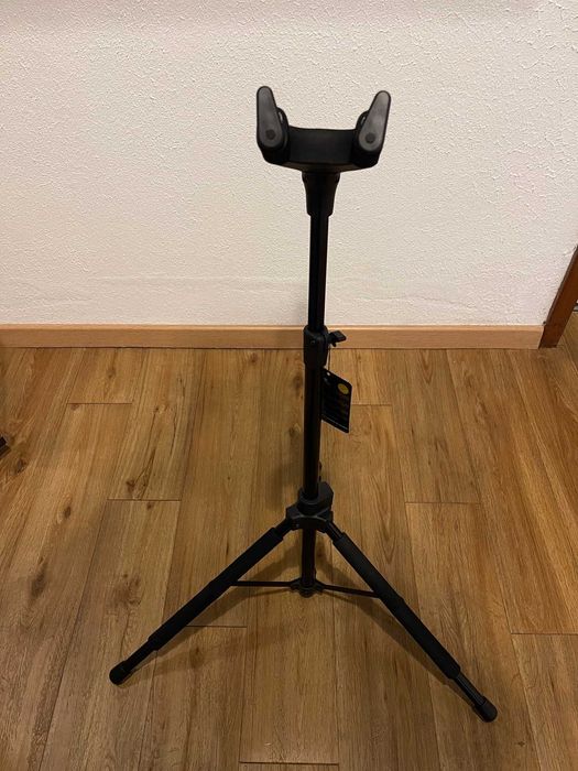 Suporte para Guitarra, marca Bespeco SH710