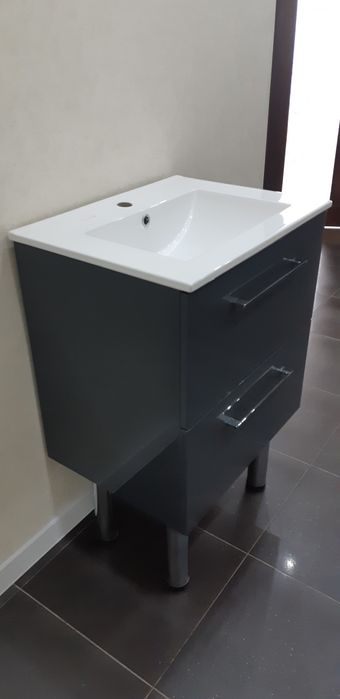 Продаю тумбу з умивальником Imprese