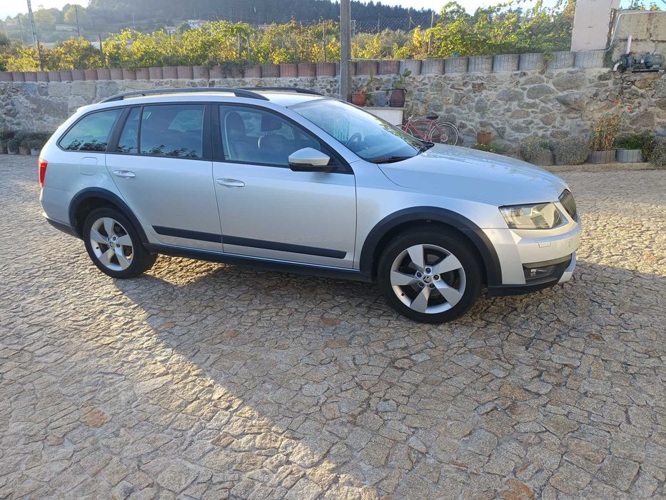 Skoda Octavia Scout 4X4 — photo 2