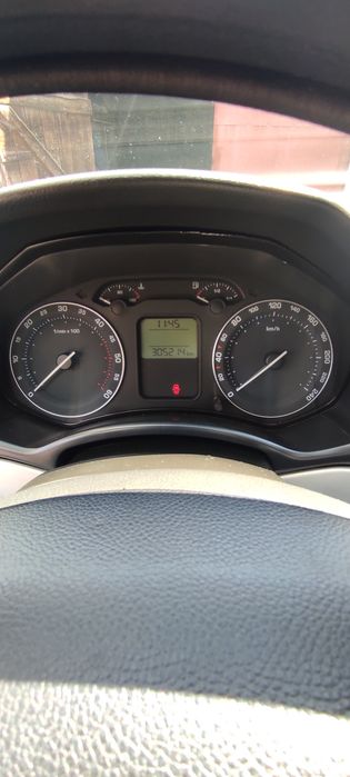 Автомобіль в гарному стані.