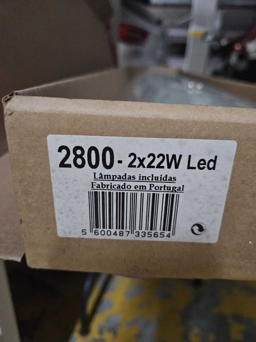 Luminária LED 130 cm  para teto da cozinha , metade do  preço da nova