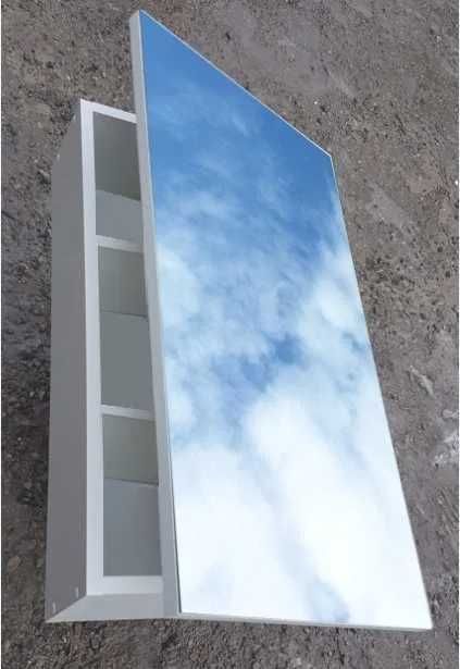 Новый подвесной зеркальный шкаф в ванну. Зеркало с полками внутри.