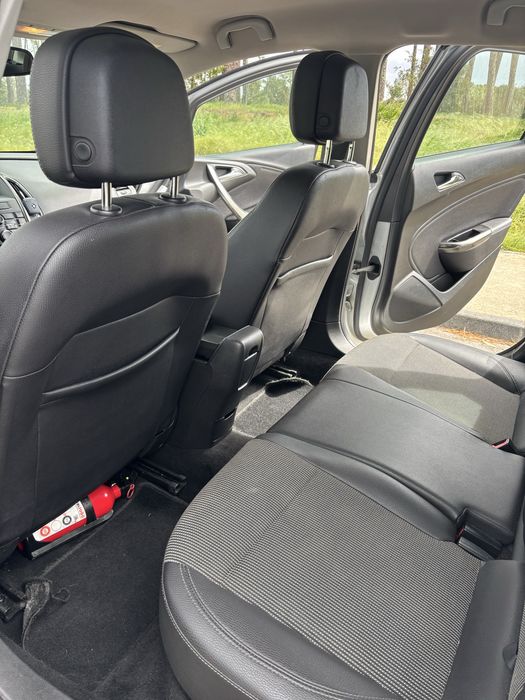 Opel Astra Sports Tourer — fotografia 7