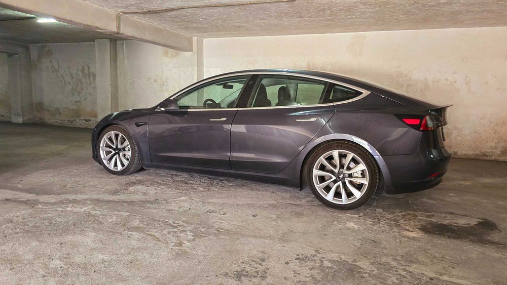 Tesla 3 SR (extras do Performance)