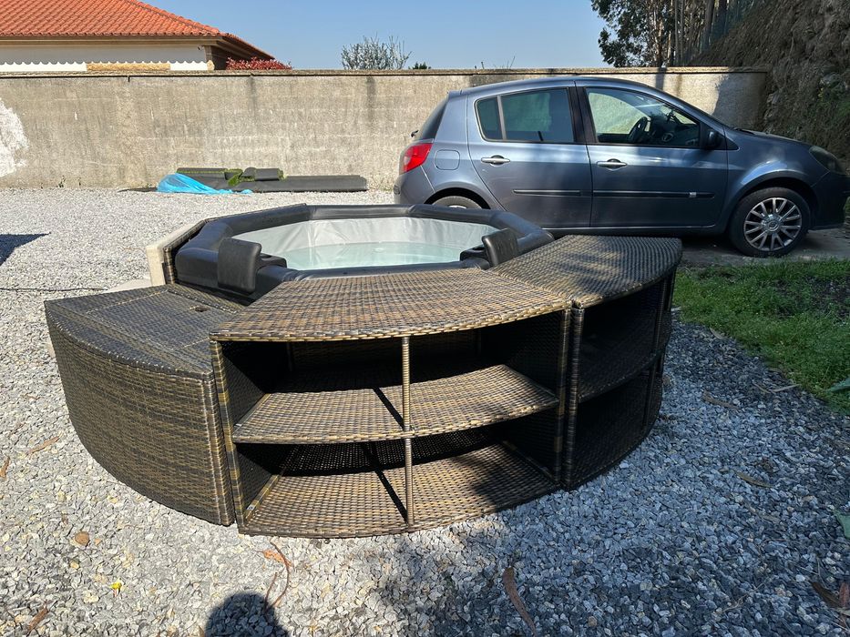 Spa / Jacuzzi exterior semirrígido NETSPA – Como novo