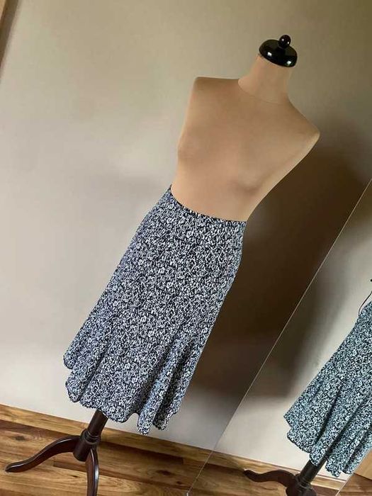 Nine west 42 44 xxl +size spodnica midi do kolan lekka cienka wzory