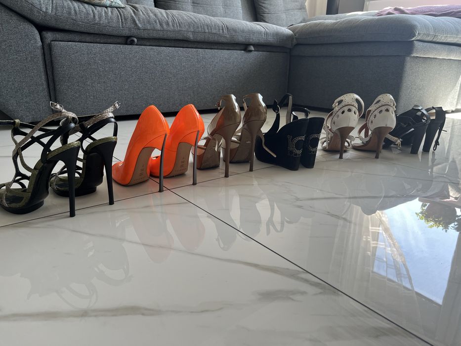 Босоножки женские Saint Laurent, Casadei