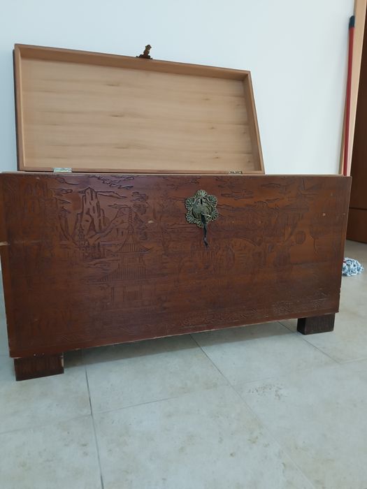 Baú / Arcão Decorativo de Contraplacado com Relevo (Estilo Oriental)